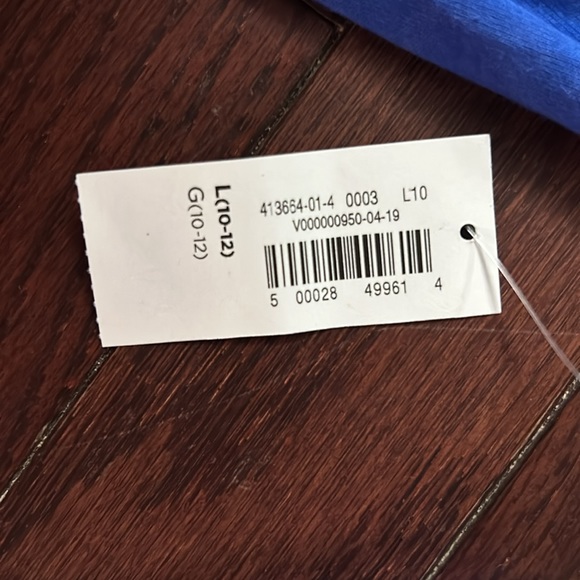 3/4 sleeves, never worn, still has original tag - Picture 4 of 4